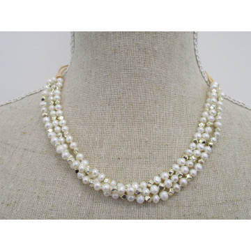 tri strand pearl & hematite cubes on leather short-white/gold