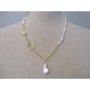 mid length pearls gold circles & chain with coin pearl drop	white/gold