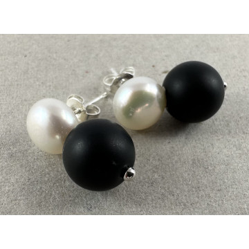 Natural pearl with matt...