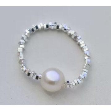 Natural single pearl with...