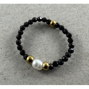 Stretch faceted stone with...