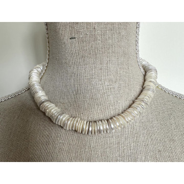 Shell pearl discs, with...