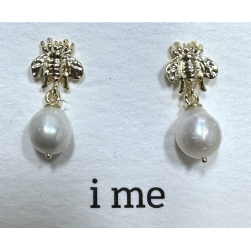 Little gold bee studs with...